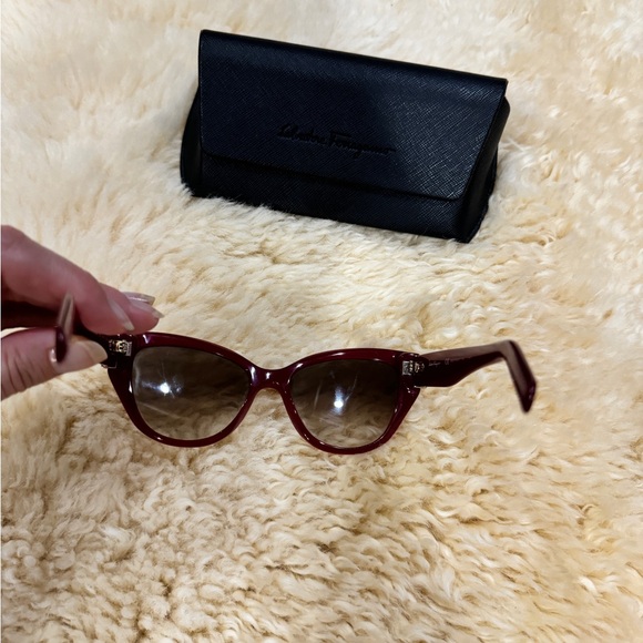 SALVATORE FERRAGAMO SF 969S 140 Red GOLD AUTHENTIC SUNGLASSES W/CASE 54-17 - Picture 7 of 8